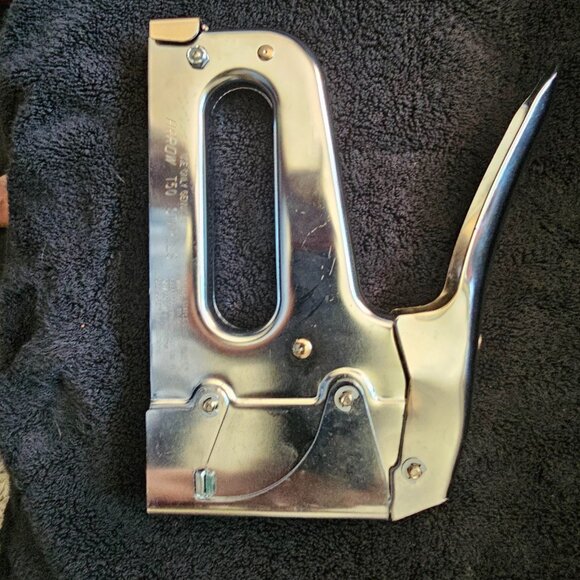 LIKE NEW Arrow TP50P Heavy Duty Staple Gun - Picture 2 of 2